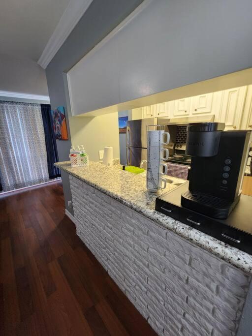 Blue Shark *E4* @ Midtown Comfortable 1Br King Apartment Houston Exterior photo