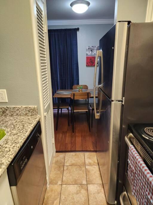 Blue Shark *E4* @ Midtown Comfortable 1Br King Apartment Houston Exterior photo