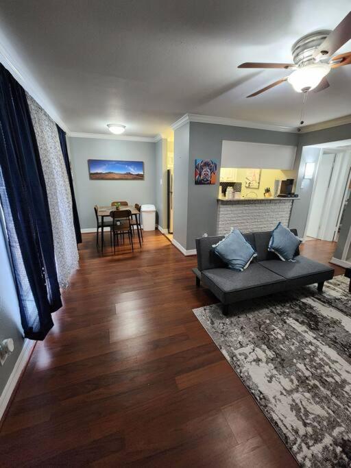 Blue Shark *E4* @ Midtown Comfortable 1Br King Apartment Houston Exterior photo